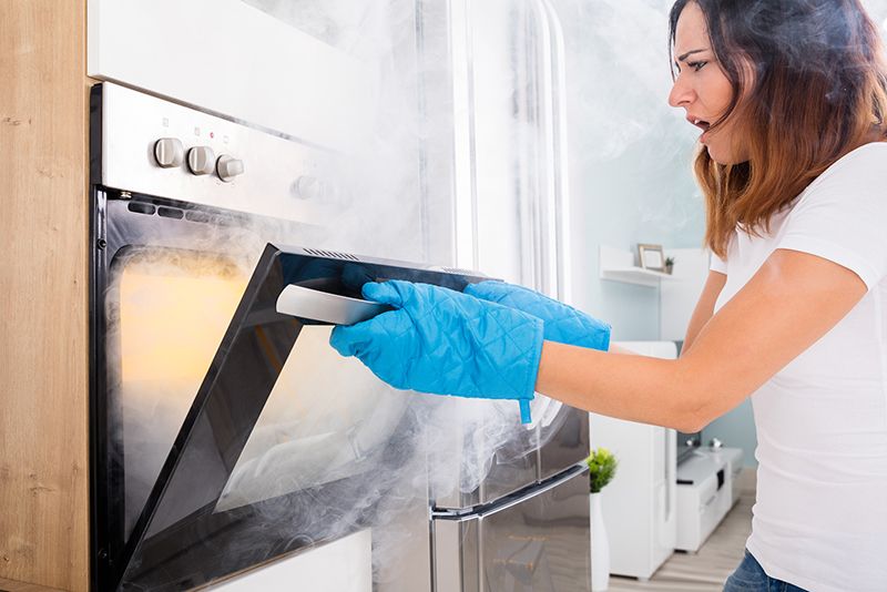 Cleaning the Oven Effectively